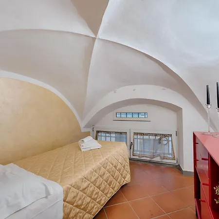 Apartment Santo Spirito Frescos By Mmega